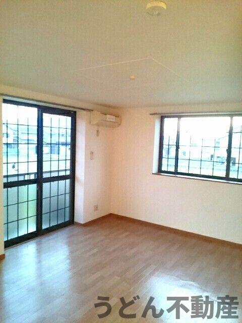 居室・リビング　うどん県のお部屋探しはうどん不動産へ うどんちゃんとLINE