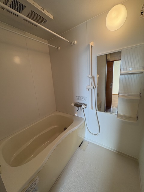 バス・シャワールーム　同建物別号室画像