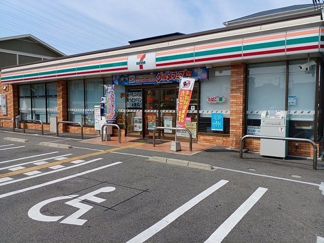 コンビニ　セブンイレブン様（コンビニ）まで90m