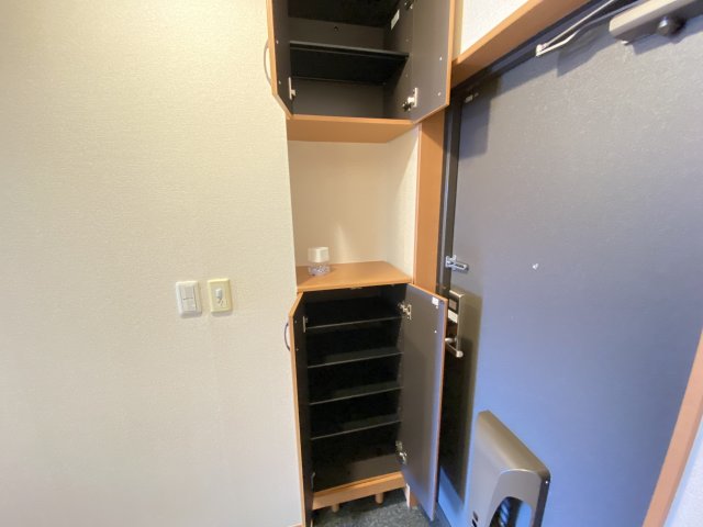 収納　シューズボックス
