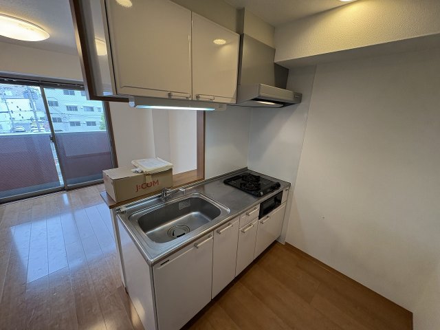 キッチン　コンパクトなキッチンで掃除もラクラク