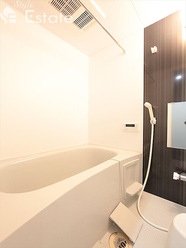 バス・シャワールーム　バスルーム