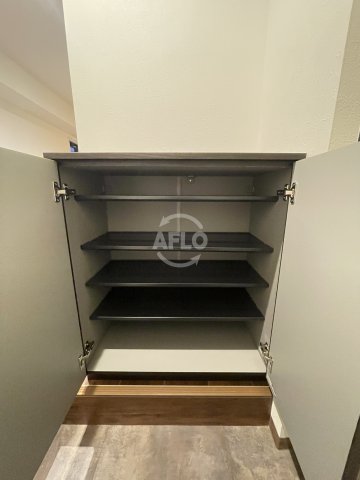 収納　リバーサイド道頓堀西　玄関収納