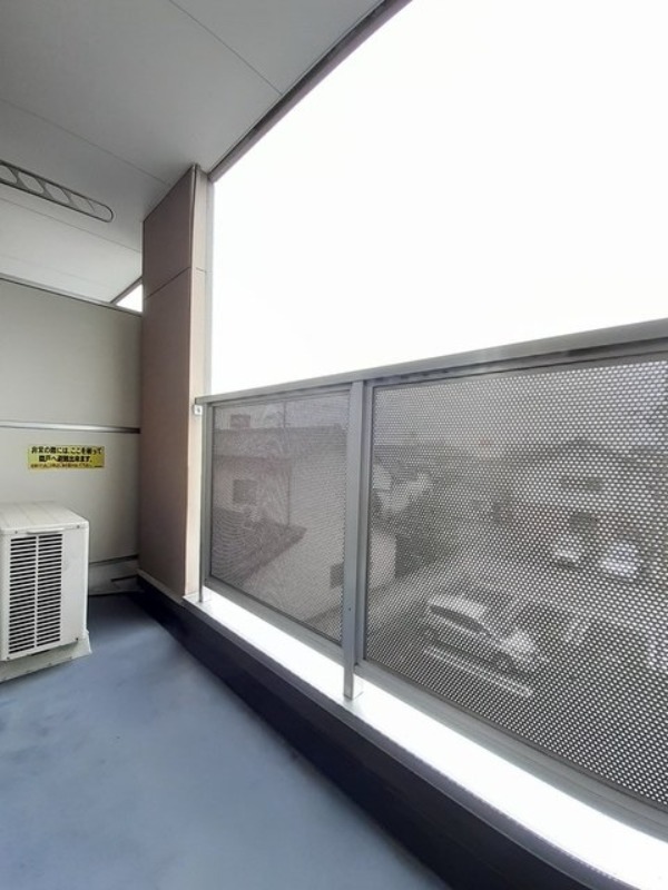 バルコニー　図面と現状に相違がある場合には現状を優先