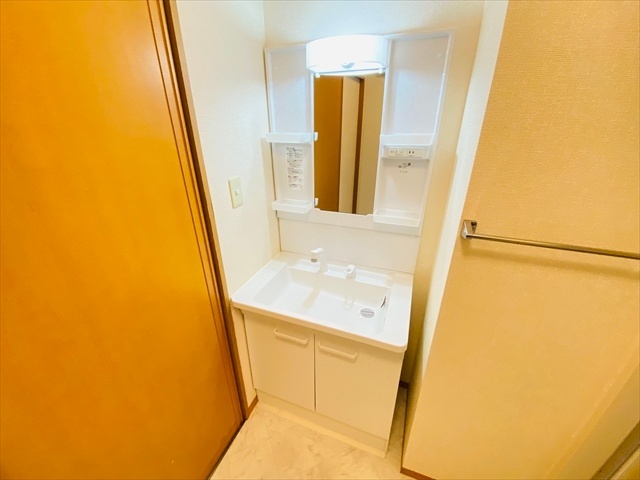 洗面設備　同一建物内１０１号室内装写真転載