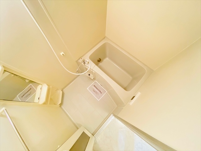 バス・シャワールーム　同一建物内１０１号室内装写真転載