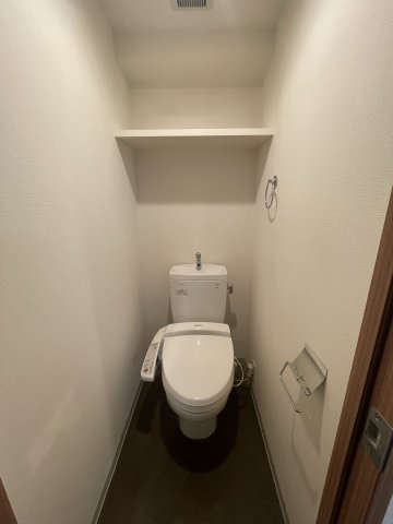 トイレ　(参考)同マンション同間取り他部屋の写真