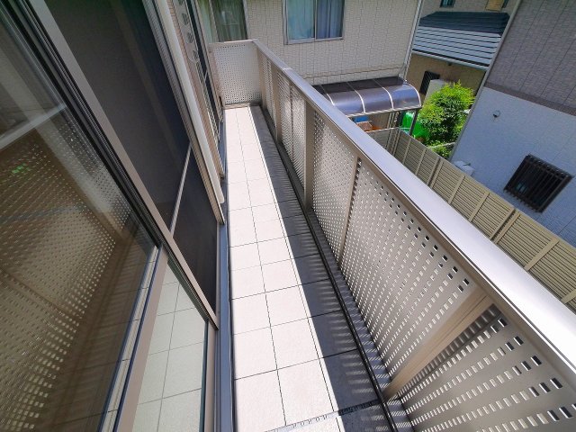 バルコニー　お洗濯にも便利なバルコニー付きです