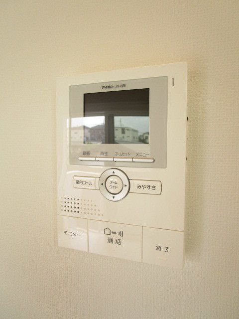 セキュリティ　モニター付きインターフォン完備です。（同部屋別イメージです）