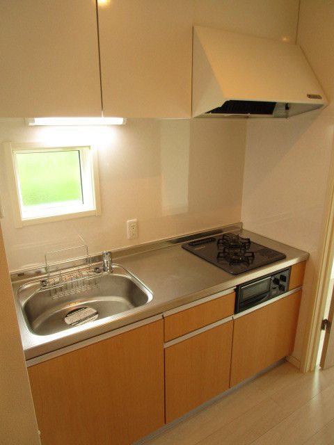 キッチン　人気のシステムキッチンです。（同部屋別イメージです）