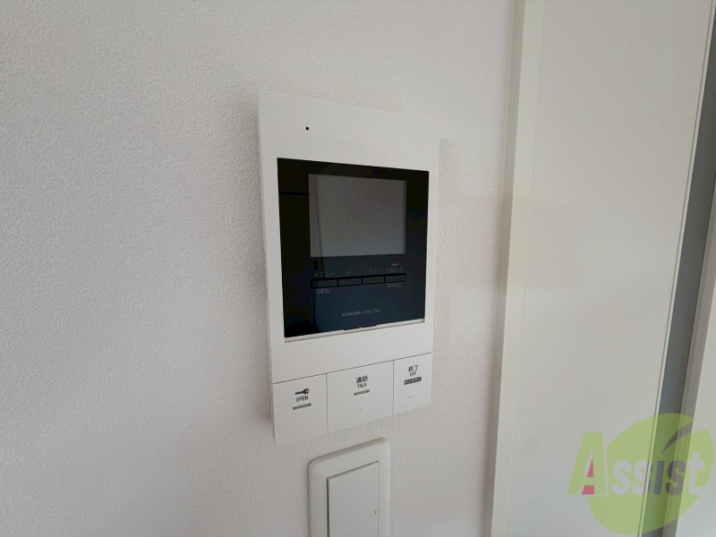 セキュリティ　ＴＶモニター付インターホンです。来客者の顔が見えるので安心！