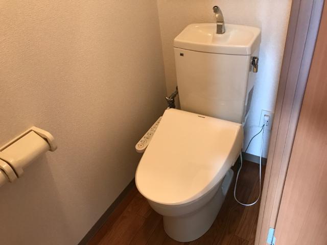 トイレ　トイレ　温水洗浄便座