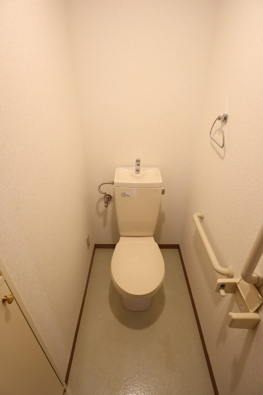 トイレ　※別部屋参考画像