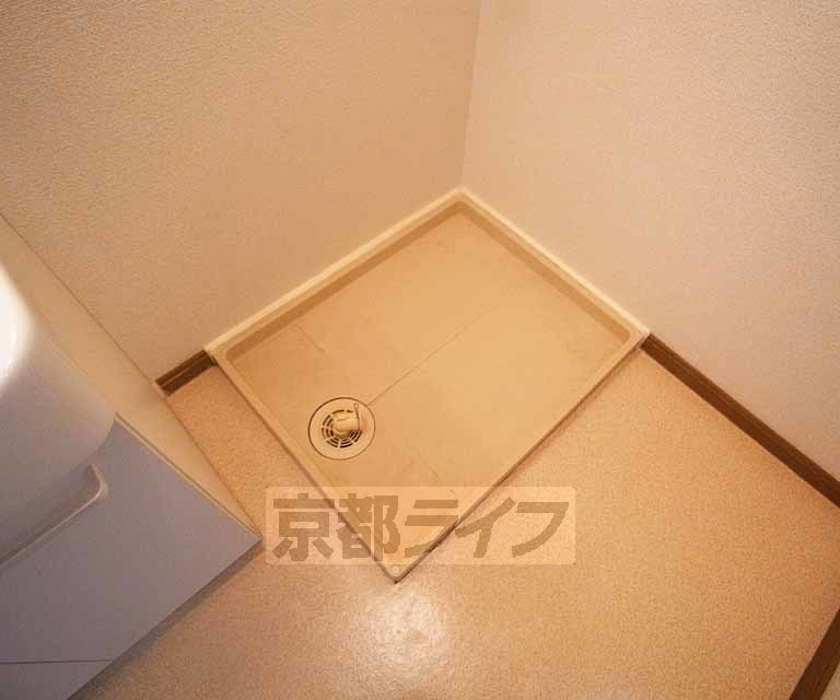 その他設備　２０１号室写真です　１ＬＤＫに改装されたお部屋です