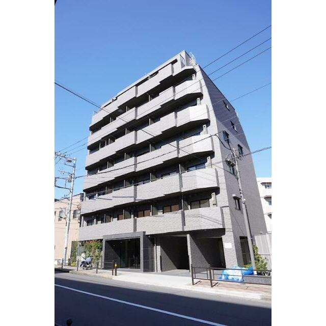 建物外観　鉄筋コンクリート造のがっちりとした建物。