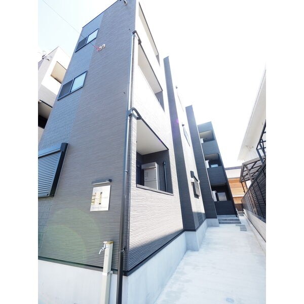 建物外観　外観　オートロック付　宅配ＢＯＸ有り