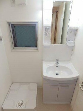 洗面設備　朝の支度にも助かる、独立の洗髪洗面化粧台