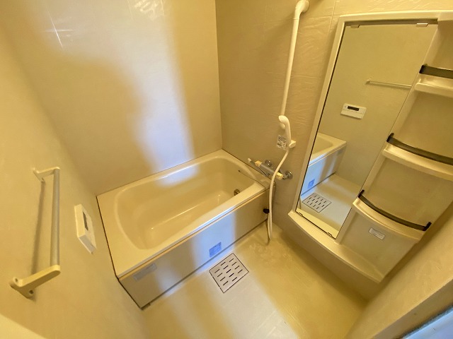 バス・シャワールーム　※別部屋参考写真