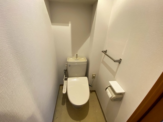 トイレ　※別部屋参考写真