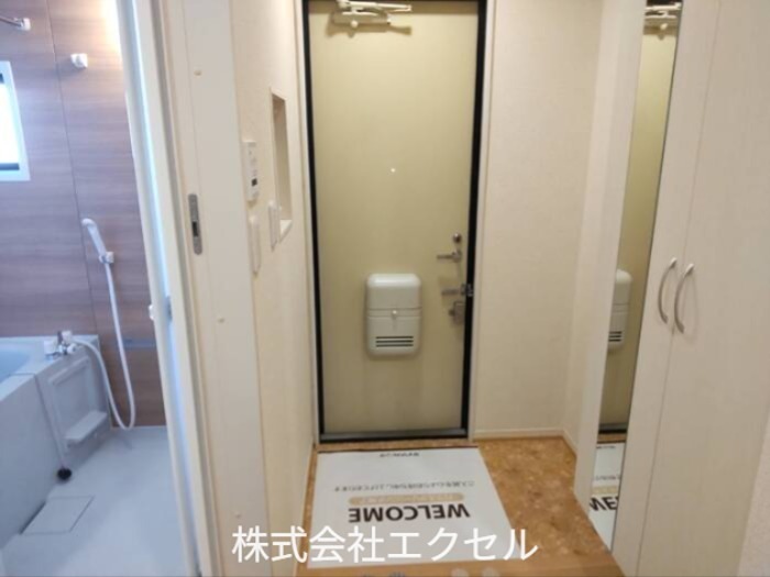 玄関　シューズボックス完備の玄関です。