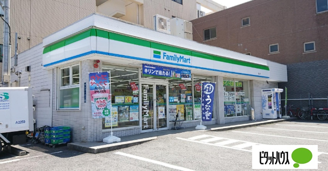 コンビニ　ファミリーマート駈上店（コンビニ）まで195m