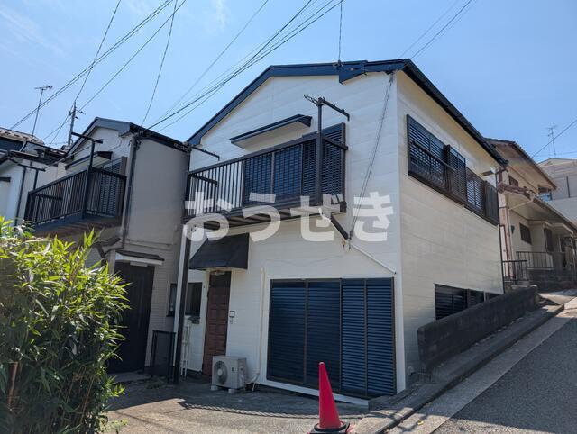 建物外観　角地に位置しております。?