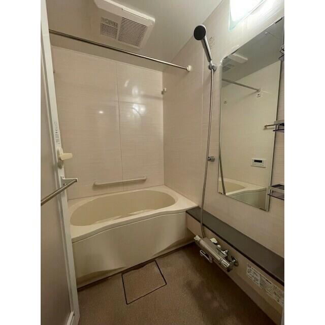 バス・シャワールーム　同タイプ別部屋の写真です