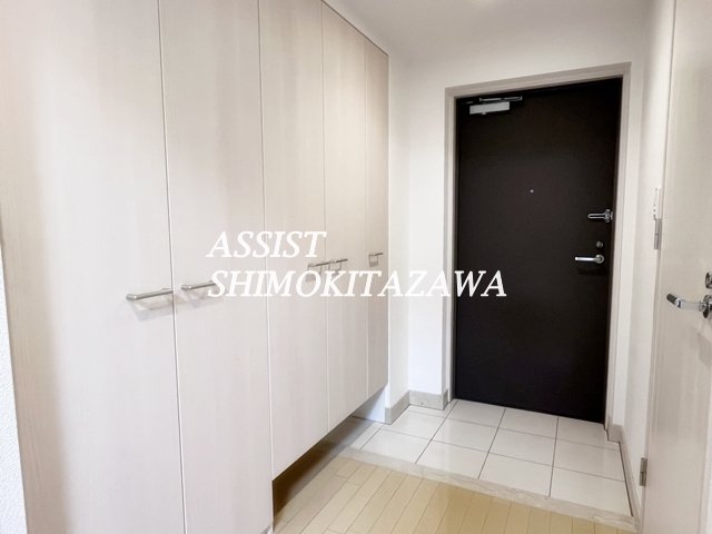 玄関　※同物件同仕様の参考写真です