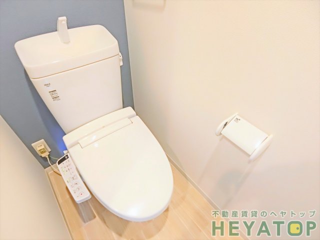 トイレ　温水洗浄便座（同仕様写真）