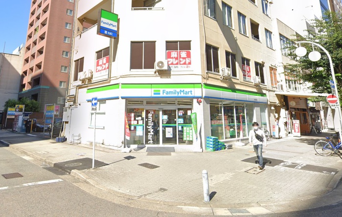 コンビニ　ファミリーマート錦長島町店（コンビニ）まで130m