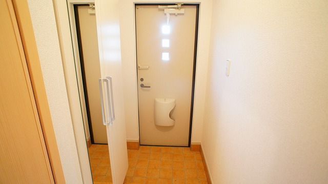 玄関　図面と現状に相違がある場合には現状を優先