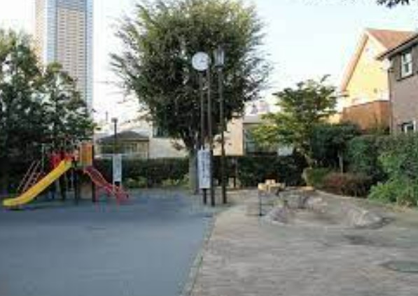公園　東池袋五丁目かしの実児童遊園（公園）まで176m
