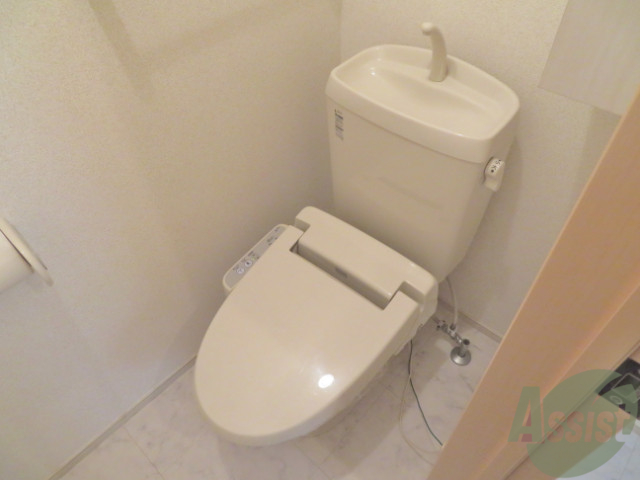トイレ　こちらのトイレは、嬉しいウォシュレット付きです。