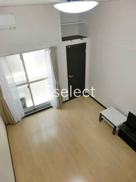 居室・リビング　ロフトから撮影したお部屋です