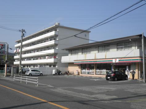 コンビニ　セブンイレブン広島温品5丁目店（コンビニ）まで154m