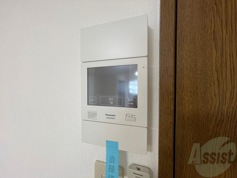 セキュリティ　ＴＶモニター付インターホンです。来客者の顔が見えるので安心！
