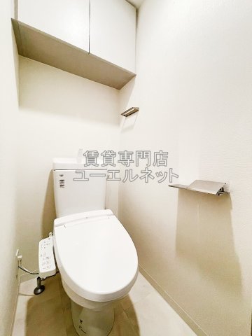 トイレ　温水洗浄便座付き