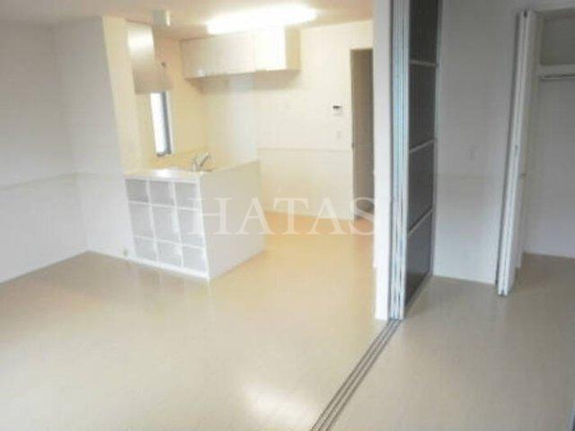 居室・リビング　同物件別部屋です