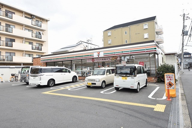 コンビニ　セブンイレブン　大阪清水駅前店（コンビニ）まで276m