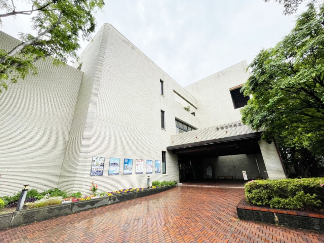図書館　豊橋市中央図書館（図書館）まで1652m