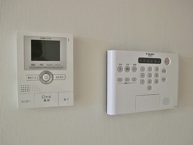 セキュリティ　ＴＶモニタ付きドアホン、セキュリティシステムです。