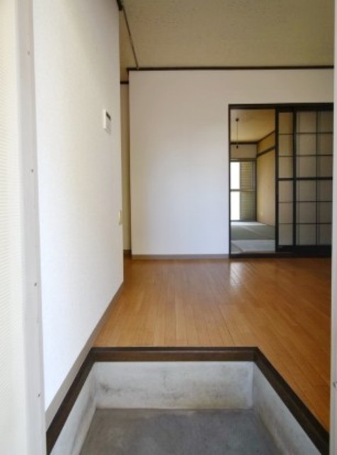 玄関　他部屋参考。