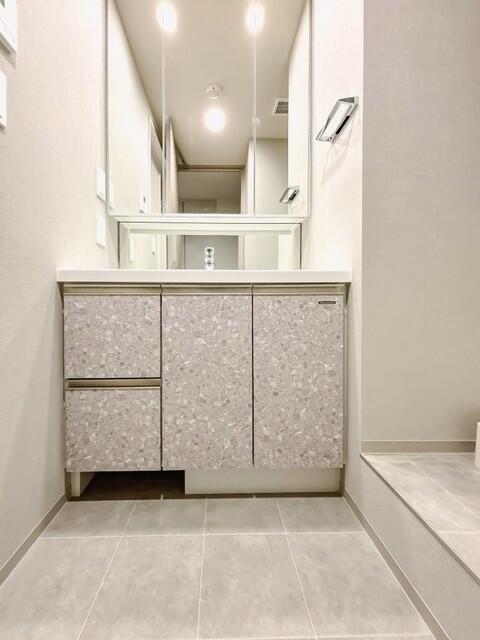 洗面設備　※写真は同タイプ住戸です。