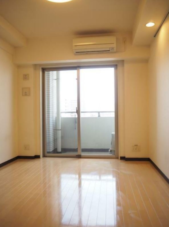 居室・リビング　※同建物内の別部屋参考写真です