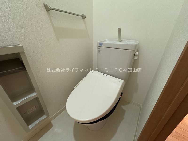トイレ　※同物件別部屋の写真です。