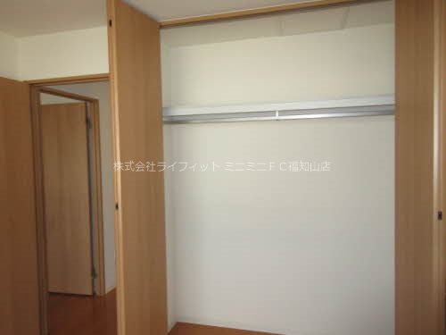 収納　※同物件別部屋の写真です。