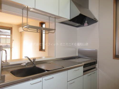 キッチン　※同物件別部屋の写真です。
