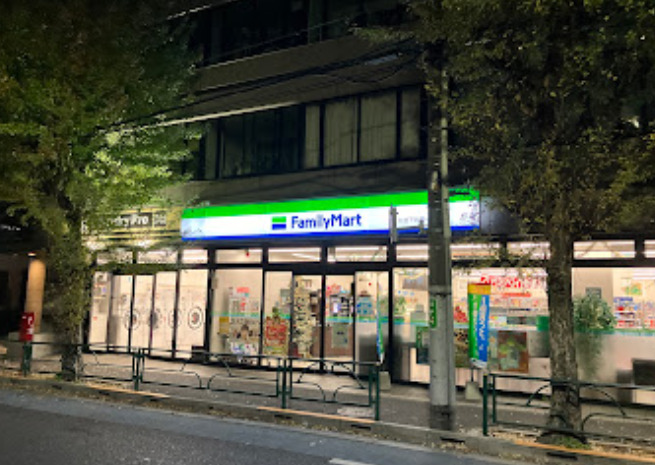 コンビニ　ファミリーマート 杉並下井草一丁目店（コンビニ）まで253m