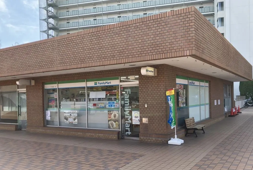 コンビニ　ファミリーマートサンシティサンゼリゼ商店街／S店（コンビニ）まで564m