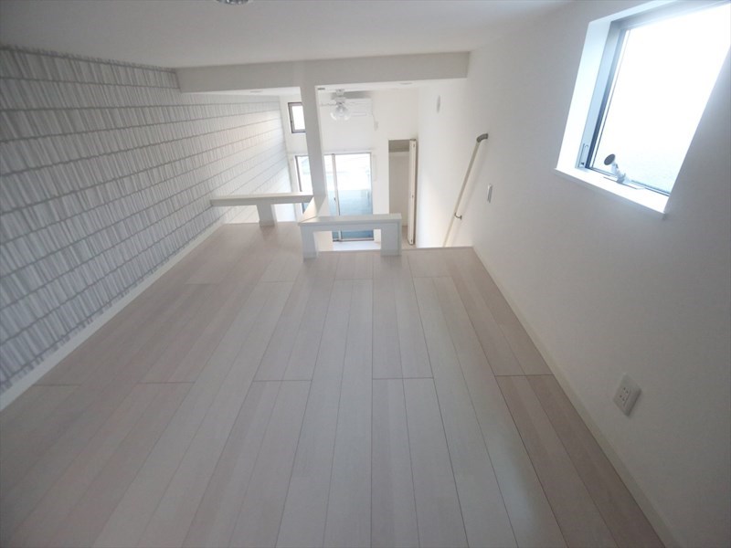 その他部屋・スペース　上段ロフト6.2帖（収納としてもお部屋としても使えます）